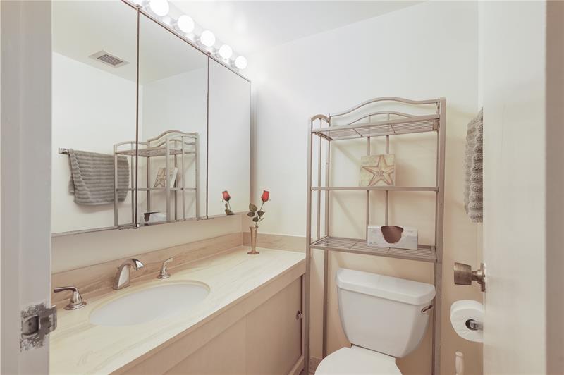 Image 14 of 37 For 1980 Ocean  10c