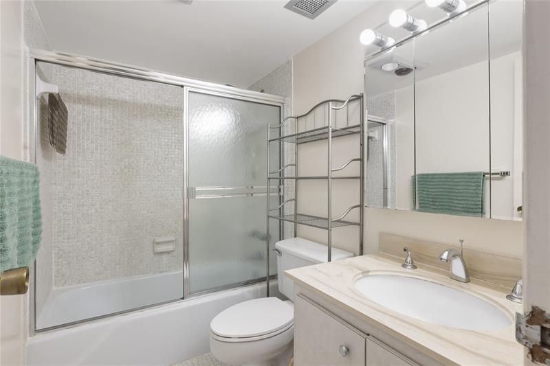 Image 15 of 37 For 1980 Ocean  10c