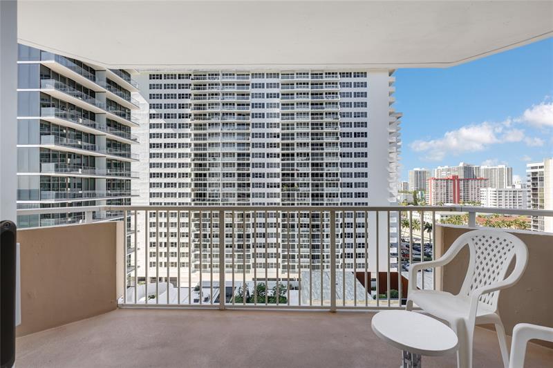 Image 17 of 37 For 1980 Ocean  10c