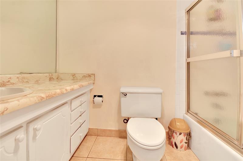 Image 11 of 20 For 2671 Course Dr  105