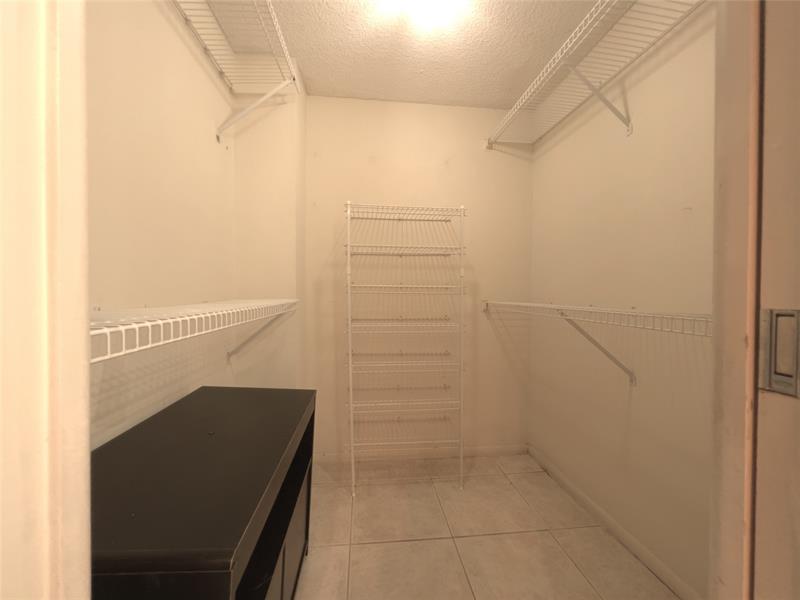 Image 13 of 20 For 2671 Course Dr  105