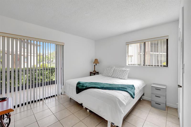 Details for 9460 Belfort Cir  L3-111, Tamarac, FL 33321