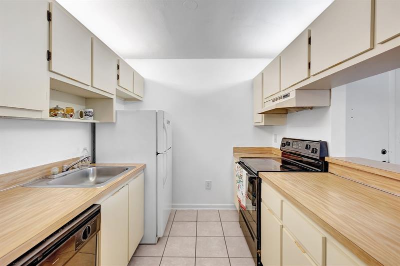 Image 12 of 25 For 9460 Belfort Cir  L3-111