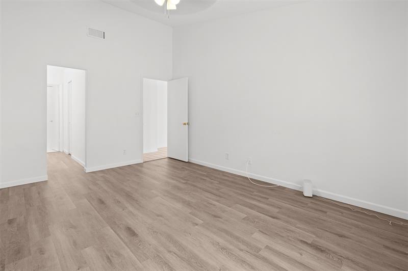 Image 21 of 43 For 5581 98th Way