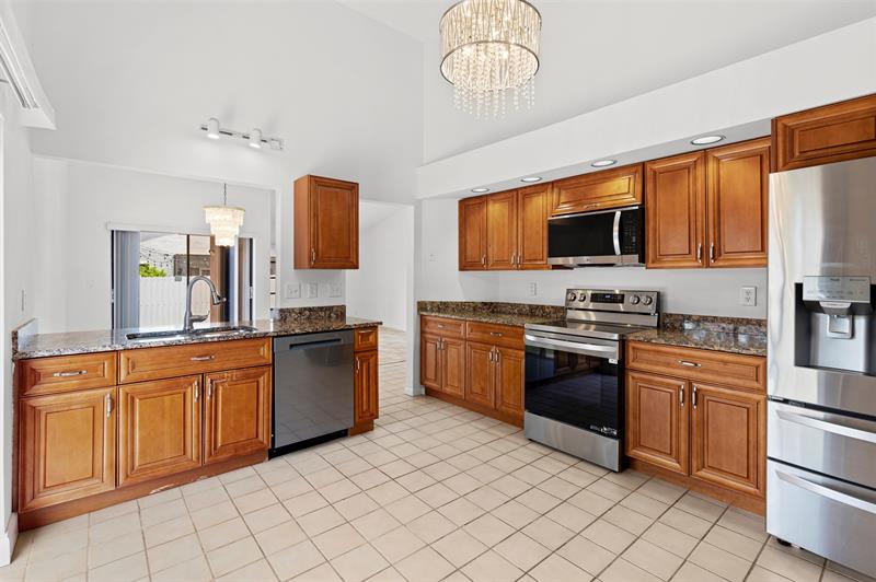 Image 4 of 43 For 5581 98th Way