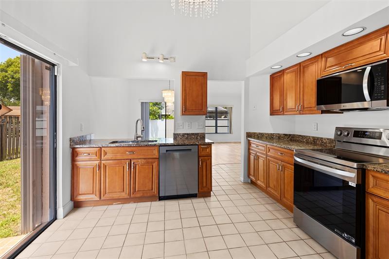 Image 5 of 43 For 5581 98th Way