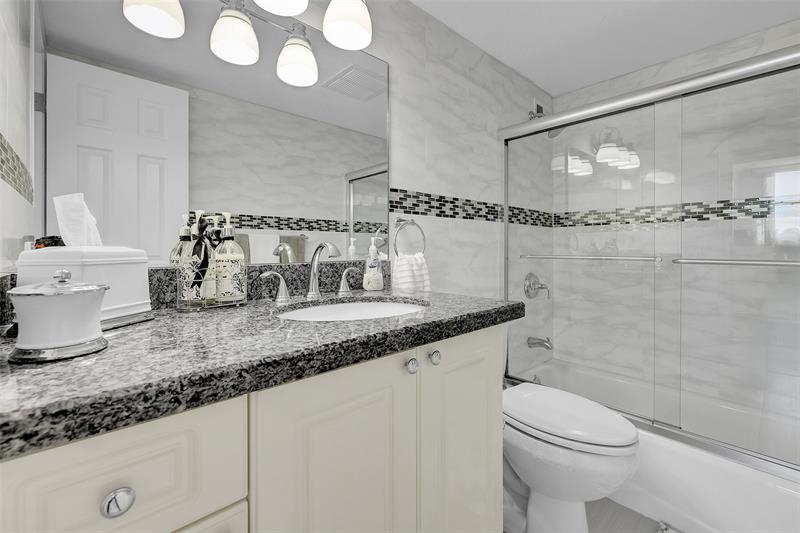 Image 22 of 34 For 211 Ocean Dr  405