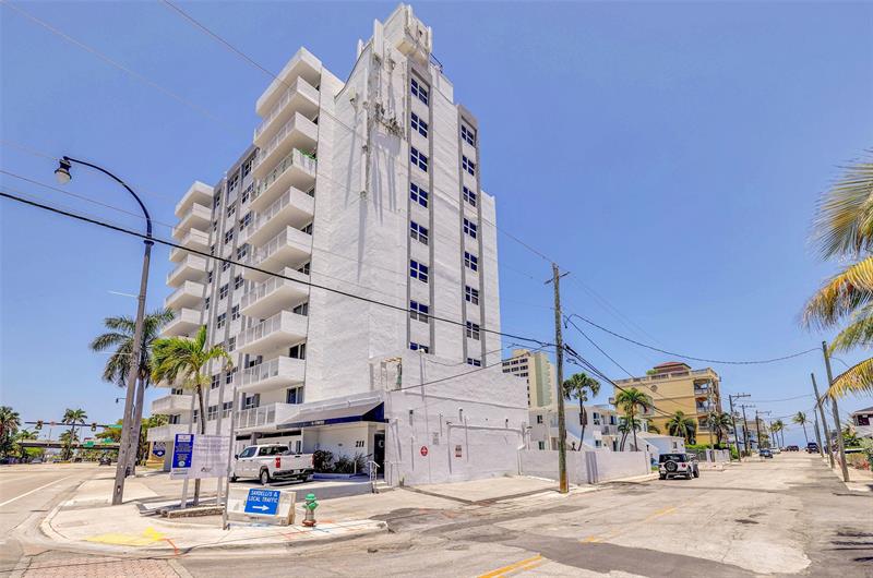 Image 6 of 34 For 211 Ocean Dr  405