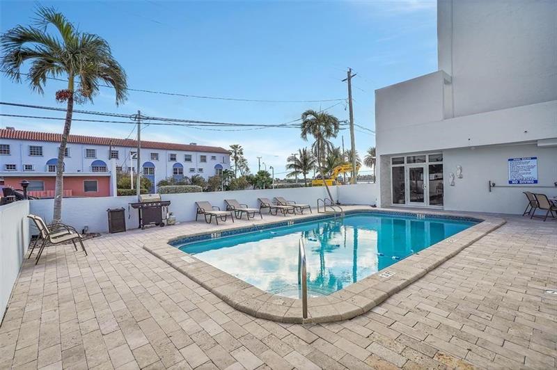 Image 8 of 34 For 211 Ocean Dr  405