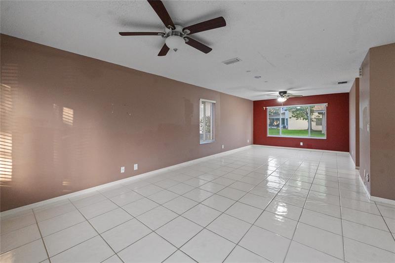 Image 12 of 19 For 10772 14th Pl
