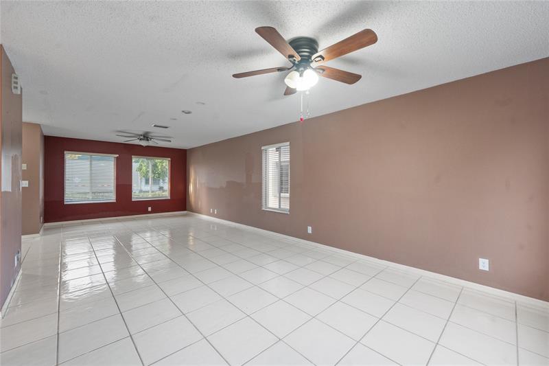 Image 13 of 19 For 10772 14th Pl