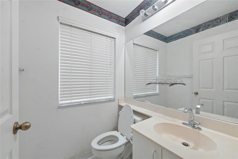 Image 14 of 19 For 10772 14th Pl
