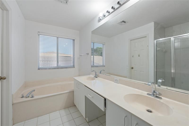 Image 16 of 19 For 10772 14th Pl
