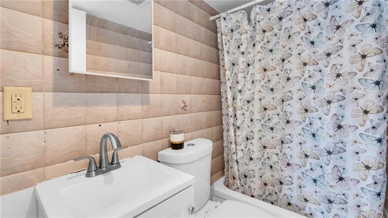 Image 16 of 19 For 465 119th Street
