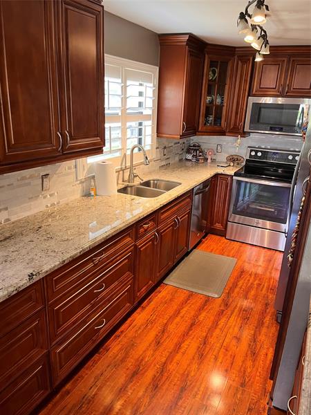 Image 12 of 25 For 3311 Perimeter Dr  3311