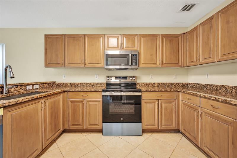 Image 7 of 50 For 2802 165th Ave