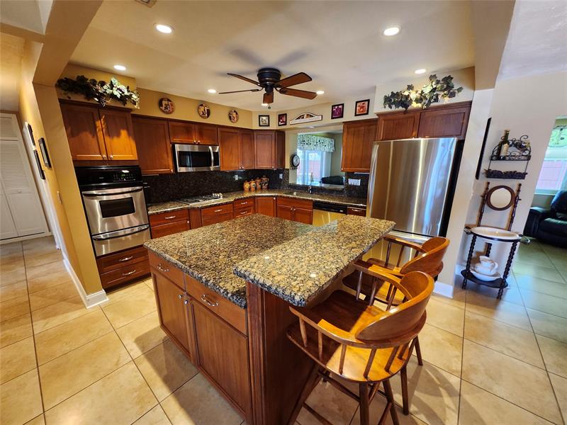 Image 11 of 40 For 600 93rd Ave