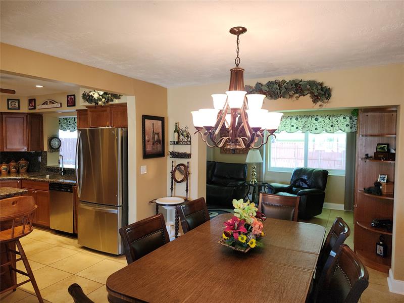 Image 15 of 40 For 600 93rd Ave