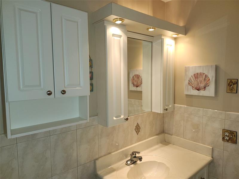 Image 37 of 40 For 600 93rd Ave