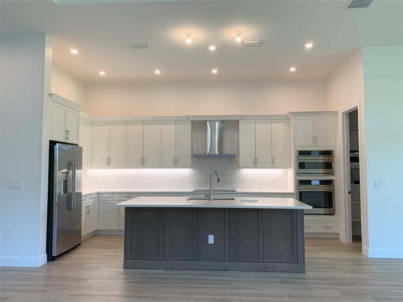 Image 4 of 36 For 2737 Ashfield Dr