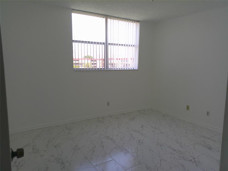 Image 18 of 34 For 403 68th Ave  519