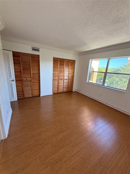 Image 10 of 18 For 10762 La Placida Dr  7-306