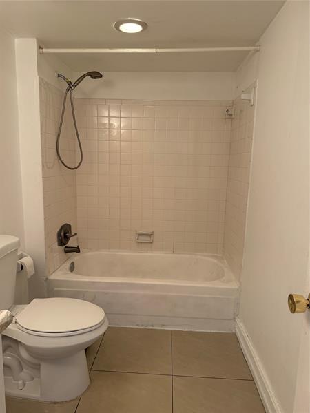 Image 13 of 18 For 10762 La Placida Dr  7-306