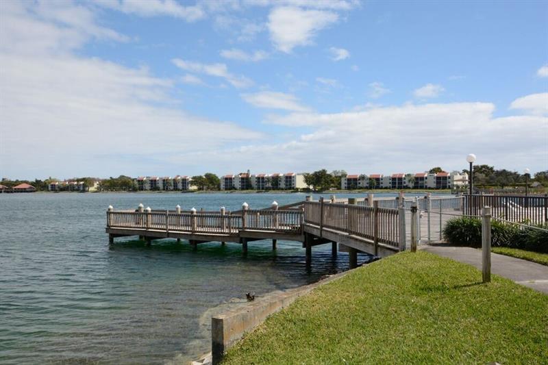 Image 19 of 22 For 116 Lake Emerald Dr  302
