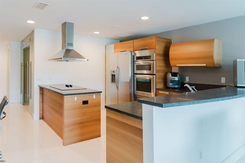 Image 16 of 43 For 2950 188th St  421