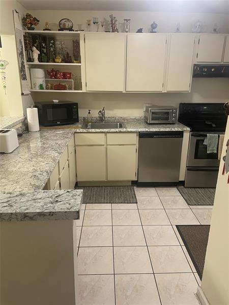 Image 3 of 15 For 6890 Royal Palm Blvd  208h