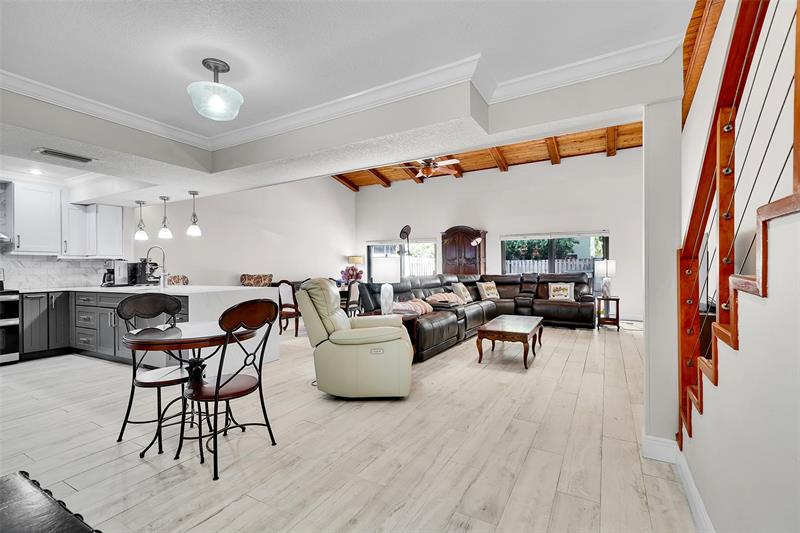 Image 10 of 46 For 3319 Oak Dr  3319