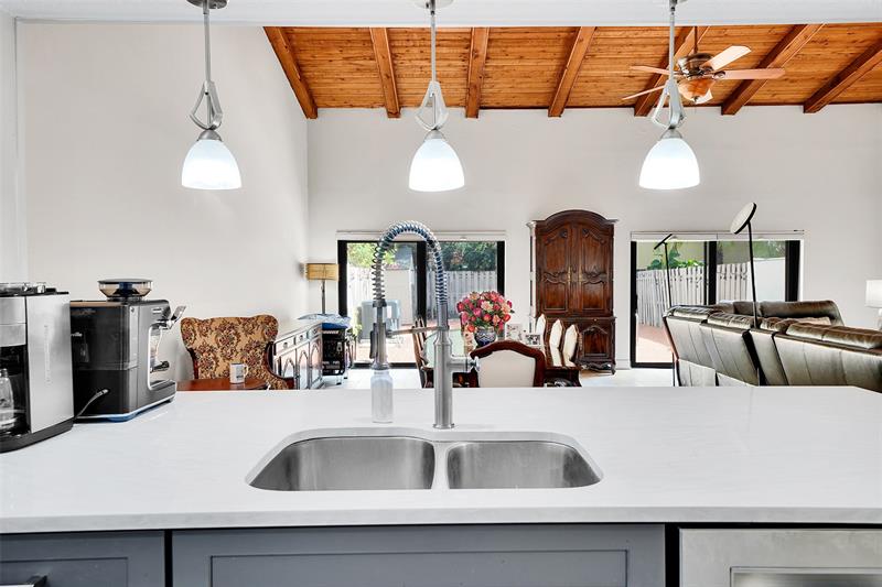 Image 14 of 46 For 3319 Oak Dr  3319