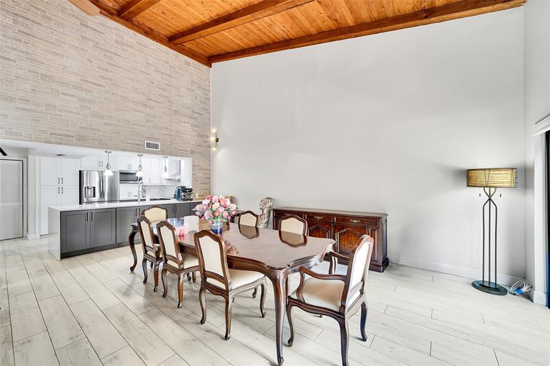Image 19 of 46 For 3319 Oak Dr  3319