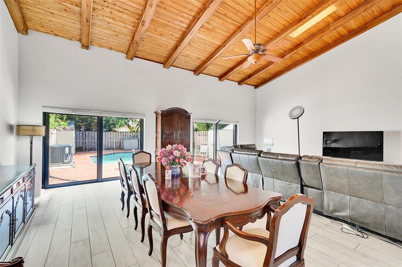 Image 20 of 46 For 3319 Oak Dr  3319