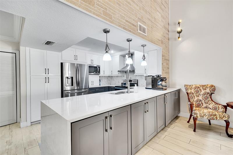 Image 22 of 46 For 3319 Oak Dr  3319