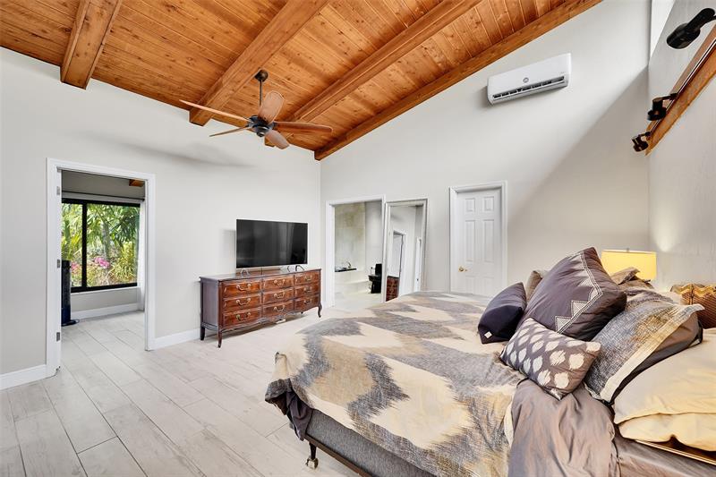 Image 25 of 46 For 3319 Oak Dr  3319