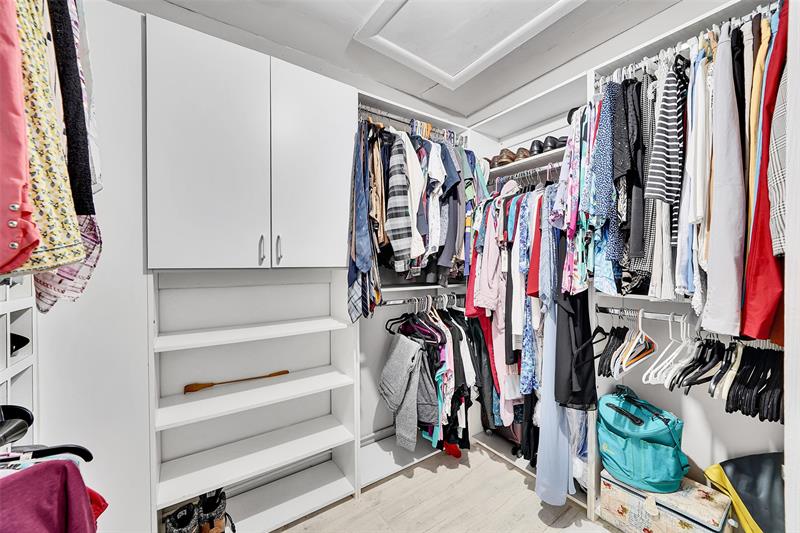 Image 29 of 46 For 3319 Oak Dr  3319