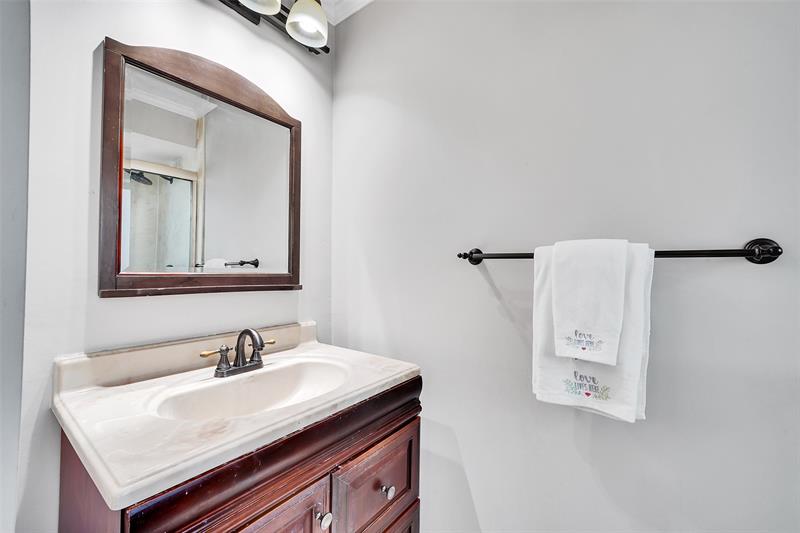 Image 33 of 46 For 3319 Oak Dr  3319