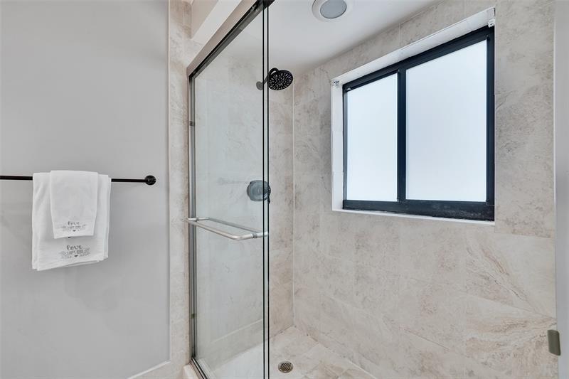 Image 34 of 46 For 3319 Oak Dr  3319