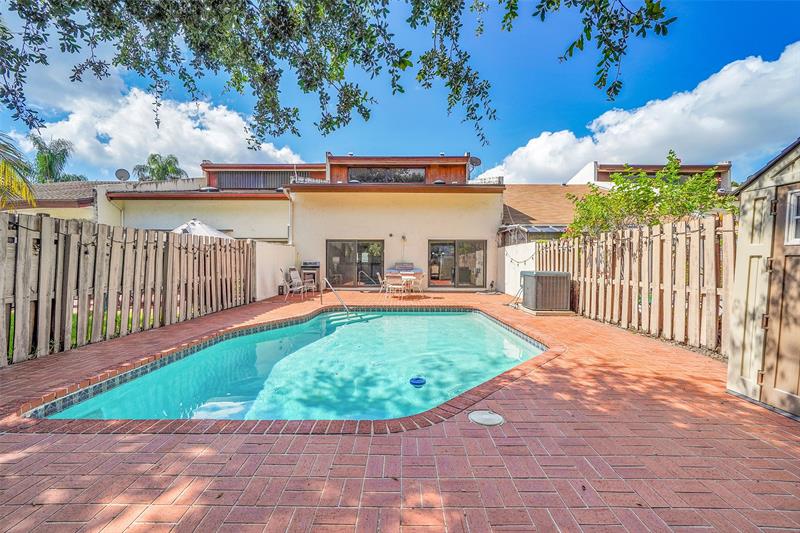 Image 37 of 46 For 3319 Oak Dr  3319