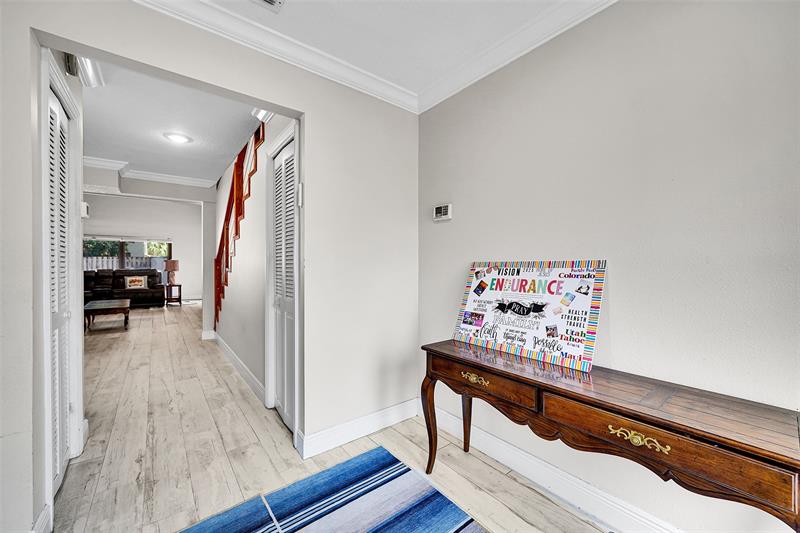 Image 4 of 46 For 3319 Oak Dr  3319