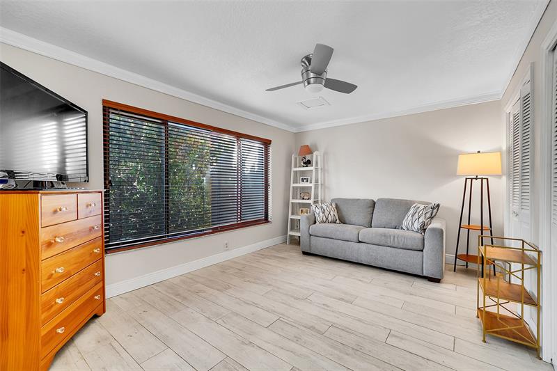 Image 7 of 46 For 3319 Oak Dr  3319