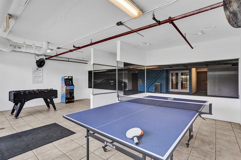 Image 11 of 27 For 18683 Collins Ave  1404