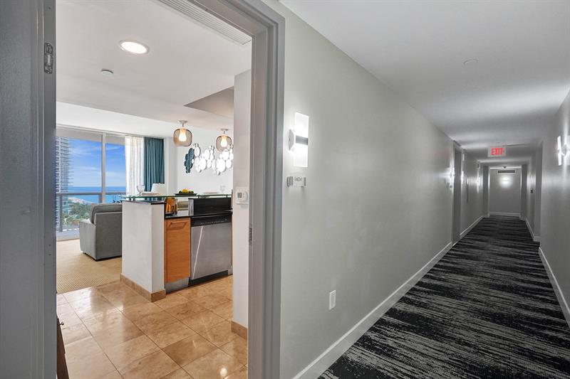 Image 12 of 27 For 18683 Collins Ave  1404