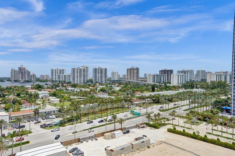 Image 13 of 27 For 18683 Collins Ave  1404