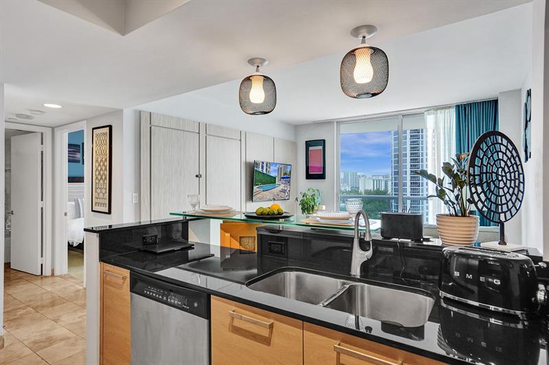 Image 17 of 27 For 18683 Collins Ave  1404
