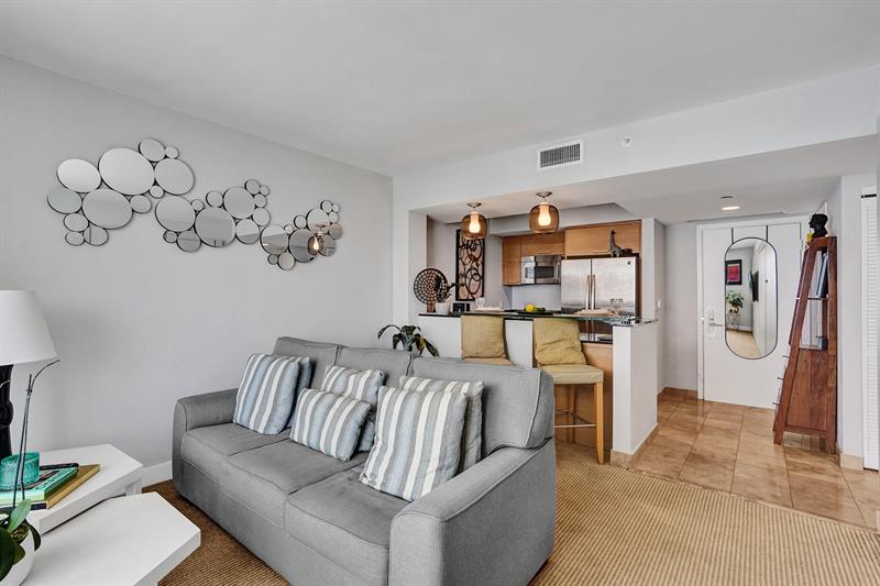 Image 20 of 27 For 18683 Collins Ave  1404