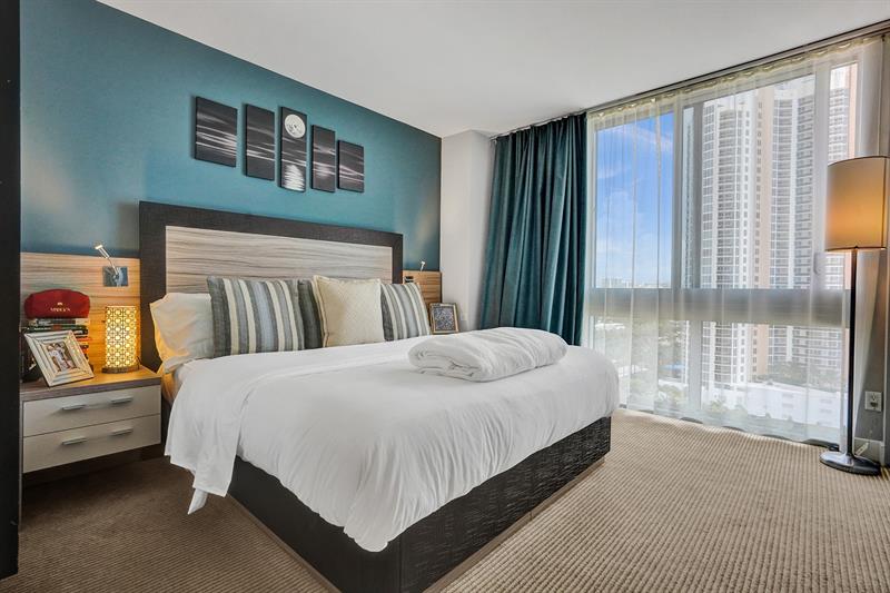 Image 25 of 27 For 18683 Collins Ave  1404
