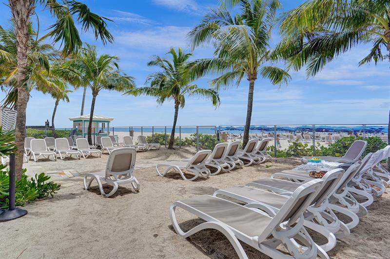 Image 7 of 27 For 18683 Collins Ave  1404