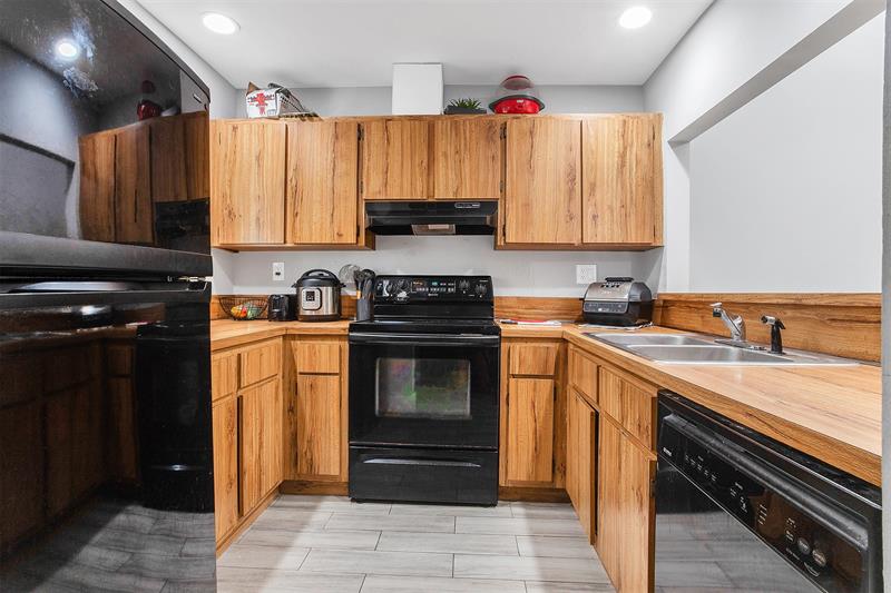 Image 13 of 42 For 8213 100th Dr  8213